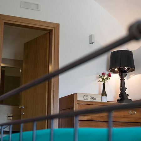 Palazzo Tronconi Villa Arce Luaran gambar