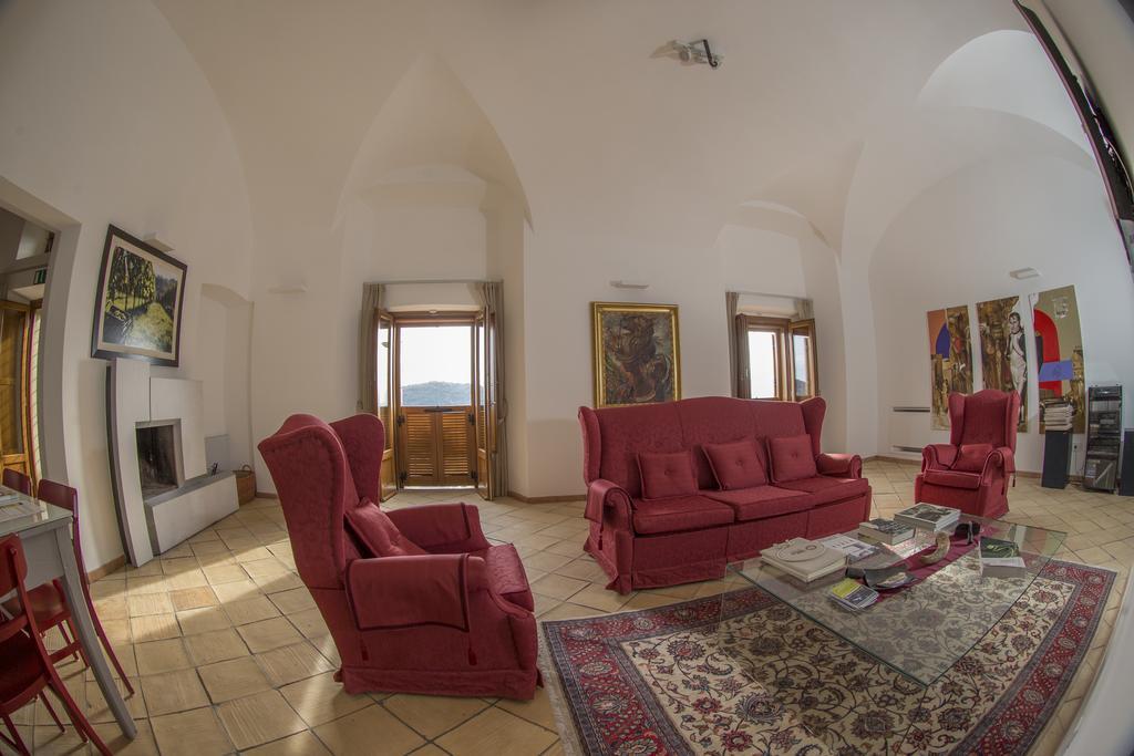 Palazzo Tronconi Villa Arce Luaran gambar