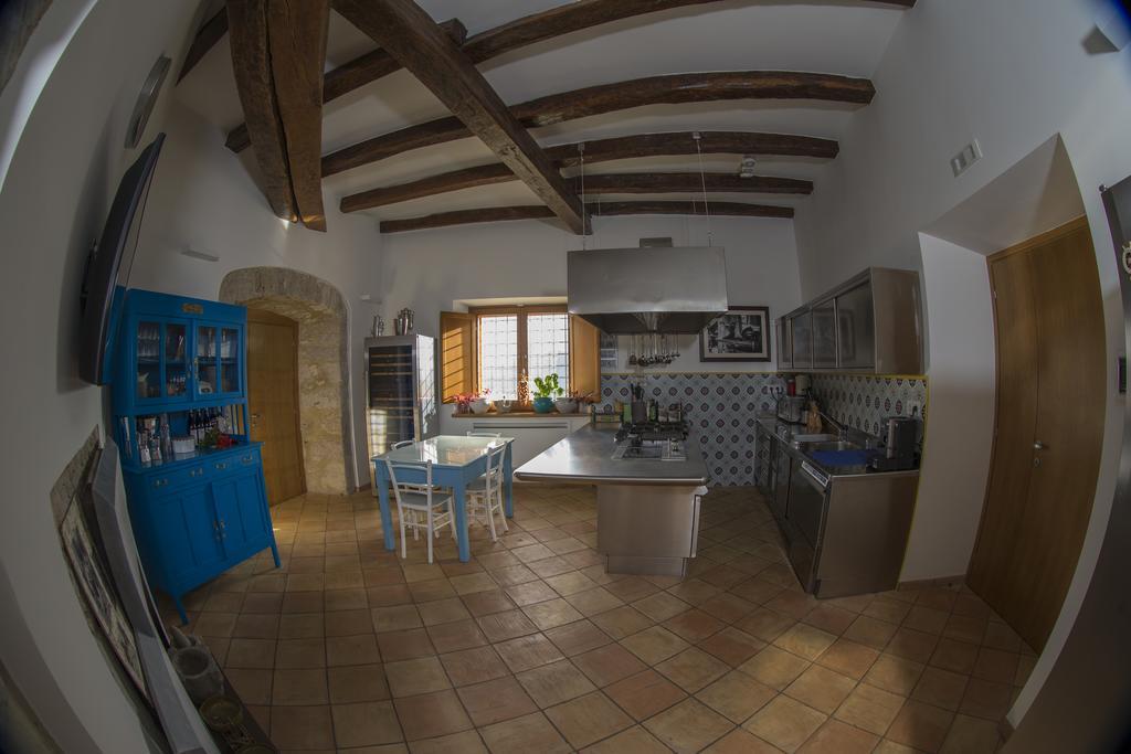 Palazzo Tronconi Villa Arce Luaran gambar