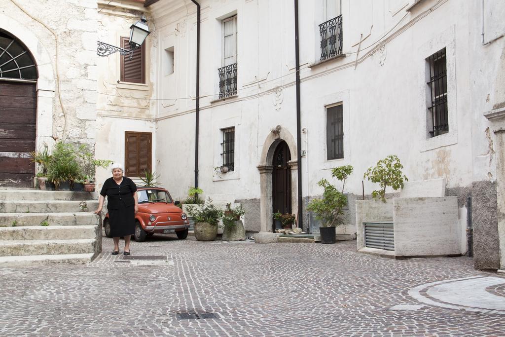 Palazzo Tronconi Villa Arce Luaran gambar