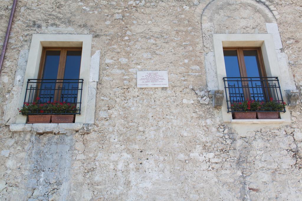 Palazzo Tronconi Villa Arce Luaran gambar